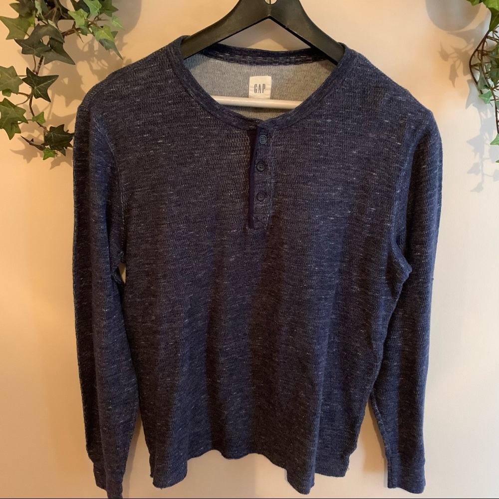 Men’s GAP Long Sleeve Pull-Over Shirt